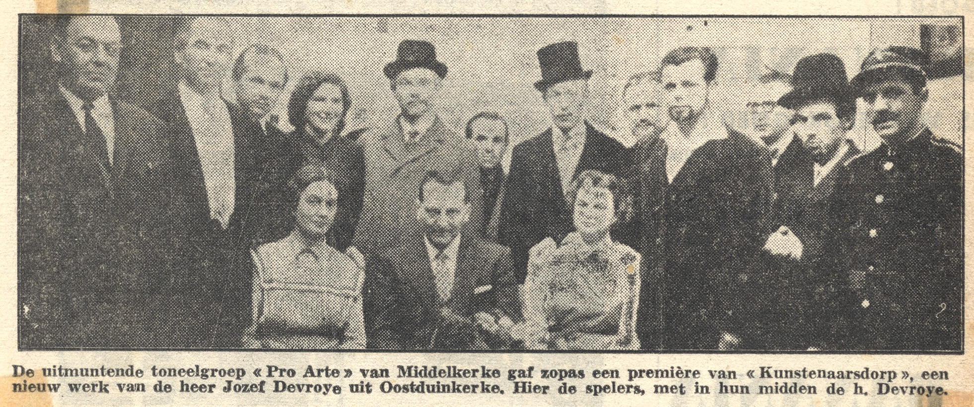 1956 Een kunstenaarsdorp krantenknipsel.JPG